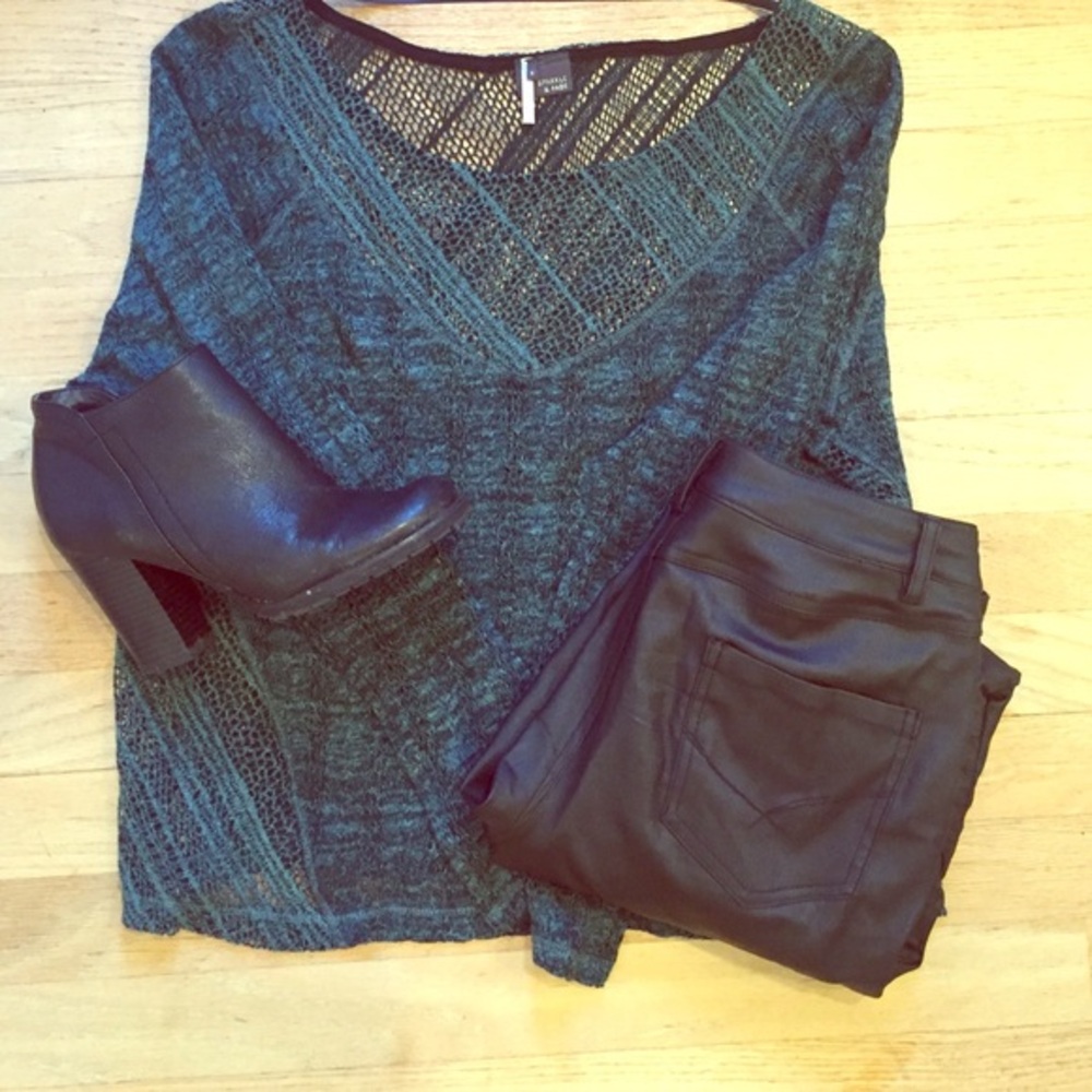 NWOT sparkle and fade teal marled crochet detailed sweater